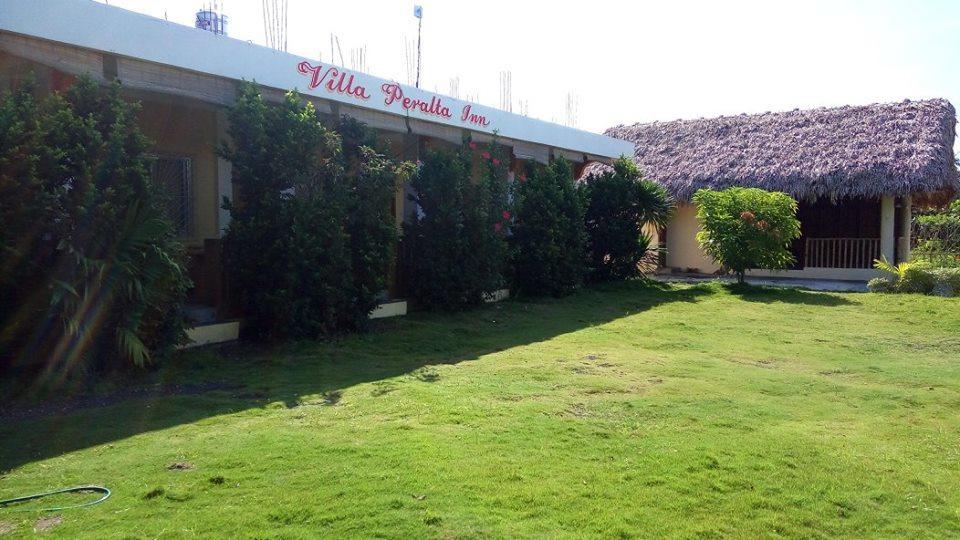 Villa Peralta Inn Donsol Eksteriør bilde